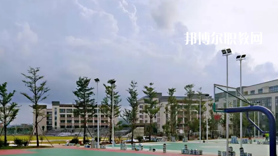 五華縣技工學(xué)校2020年招生辦聯(lián)系電話(huà)