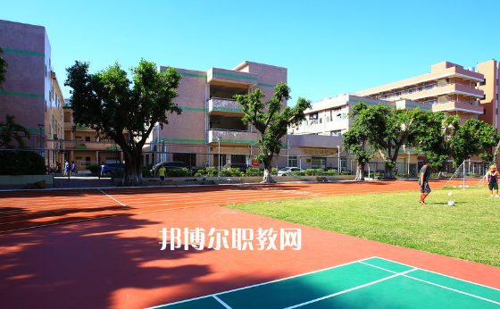 東莞經(jīng)濟(jì)貿(mào)易學(xué)校怎么樣、好不好