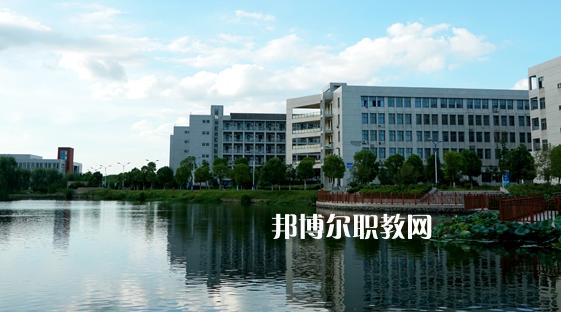 安徽銅陵技師學(xué)院2021年報(bào)名條件、招生要求、招生對(duì)象