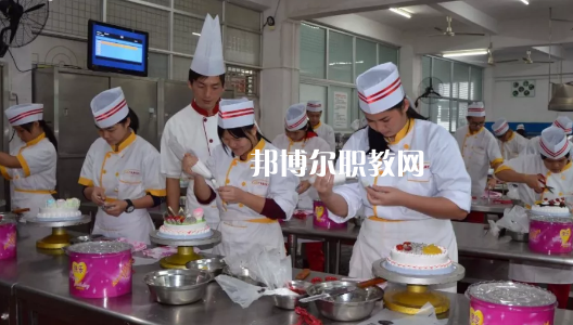 廣東廚藝技工學(xué)校2021年報名條件、招生要求、招生對象