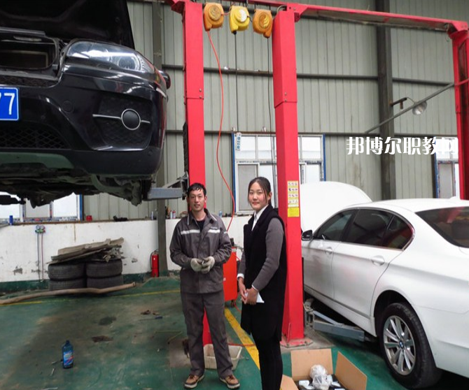 重慶2021年女生讀汽修學校有前途嗎