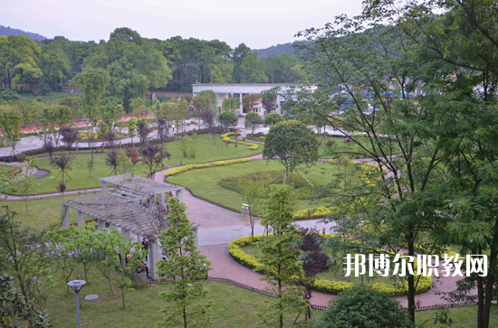 重慶2021年讀汽修學(xué)校多少錢(qián)