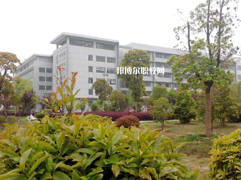 合肥工業(yè)大學技師學院2021年招生辦聯(lián)系電話