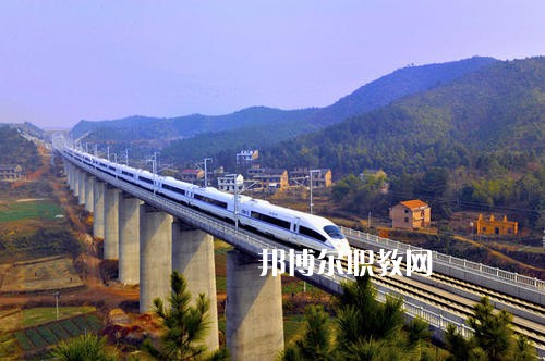 四川2021年讀什么鐵路學(xué)校有前途