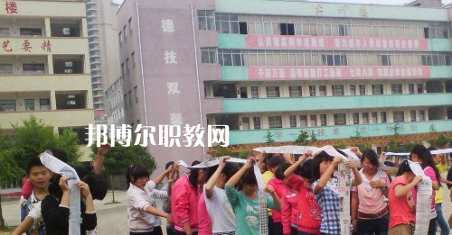 甕安鴻翔中等職業(yè)技術(shù)學(xué)校怎么樣、好不好