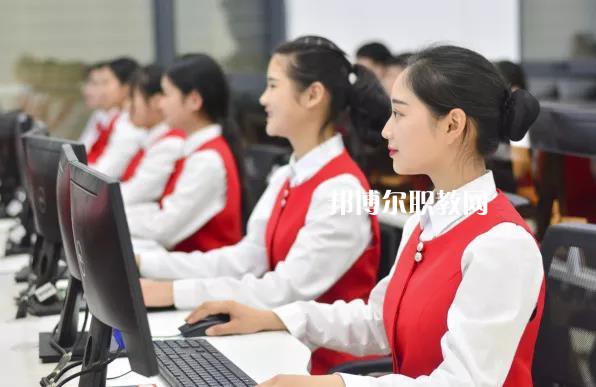 云龍縣民族職業(yè)高級(jí)中學(xué)2021年報(bào)名條件、招生要求、招生對(duì)象