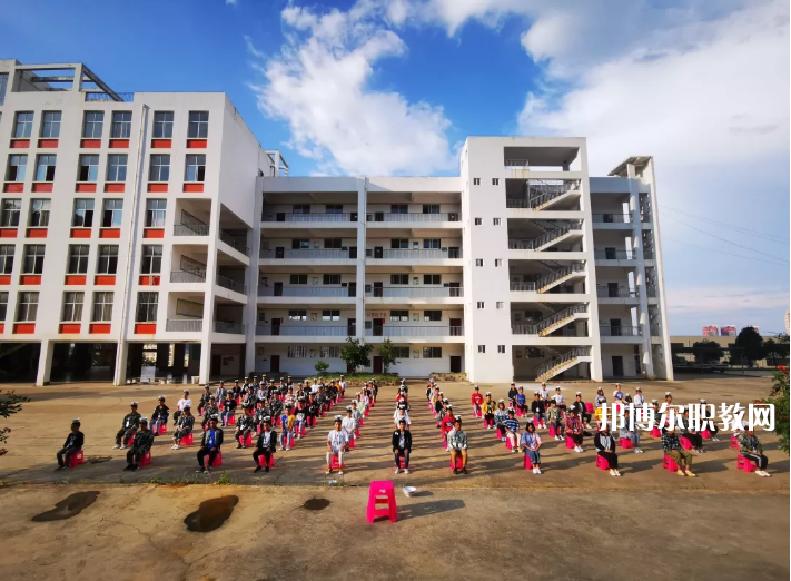 丘北民生職業(yè)技術(shù)學(xué)校2021年報(bào)名條件、招生要求、招生對象