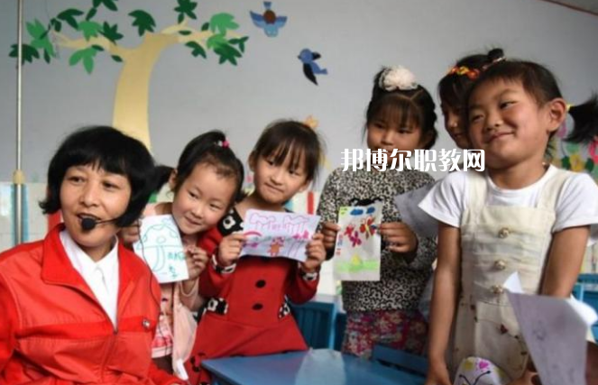 重慶2021年適合女生的幼師學校專業(yè)