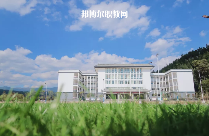 澄江縣職業(yè)高級(jí)中學(xué)2021年報(bào)名條件、招生要求、招生對(duì)象