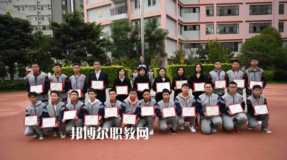 昆明盤龍職業(yè)高級中學(xué)怎么樣、好不好