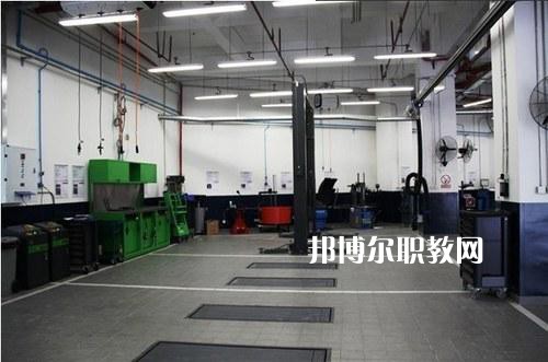 成都2021年女生讀什么汽修學校