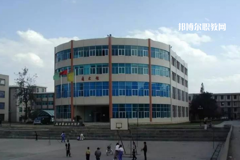 昆明旅游職業(yè)中學(xué)2021年報(bào)名條件、招生對(duì)象