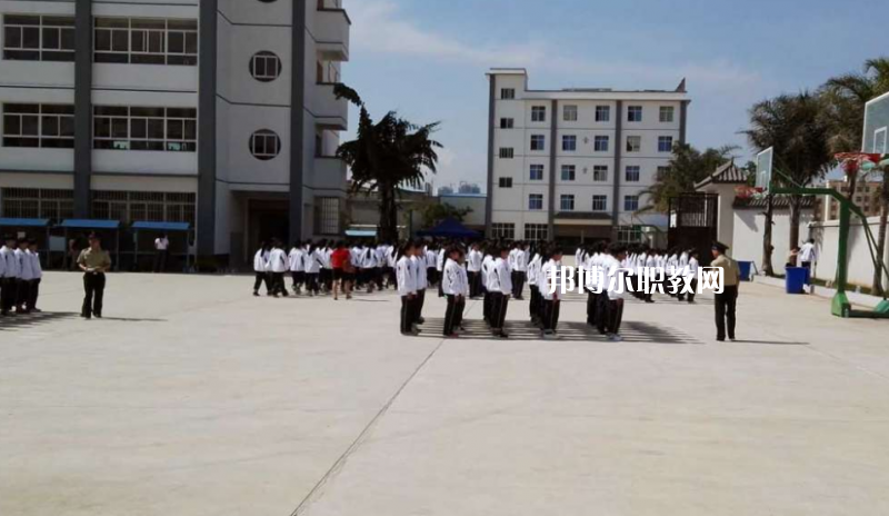 紅河州衛(wèi)生護理學校2021年報名條件、招生要求、招生對象