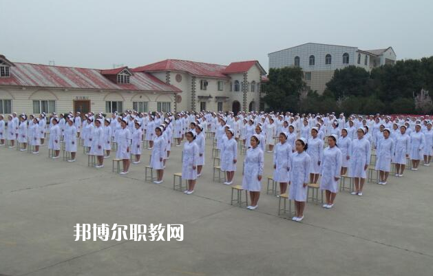 四川蜀都衛(wèi)生學校2021年學費、收費多少