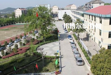 南京新港中等專業(yè)學(xué)校2022年報名條件、招生要求、招生對象