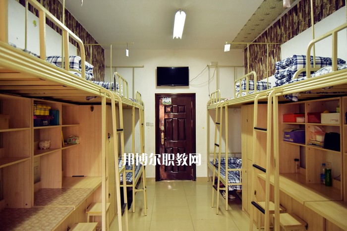 重慶計算機(jī)職業(yè)高級中學(xué)2022年宿舍條件