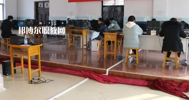 靈臺縣職業(yè)中等專業(yè)學校2022年招生辦聯(lián)系電話