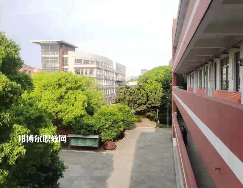 江陰商業(yè)中等專業(yè)學(xué)校2022年報(bào)名條件、招生要求、招生對象