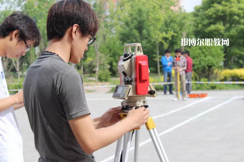 咸陽(yáng)中鐵工程職業(yè)技術(shù)學(xué)校網(wǎng)站網(wǎng)址