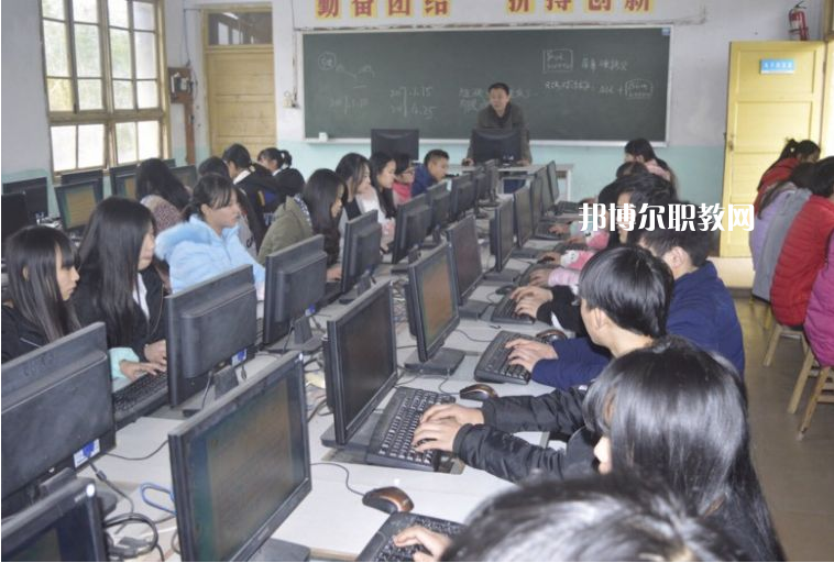 重慶綦江職業(yè)技術學校2022年報名條件、招生要求、招生對象