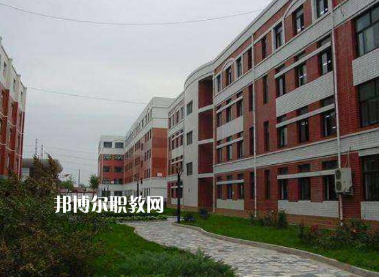 四川商貿(mào)學(xué)校2022年報名條件、招生要求、招生對象