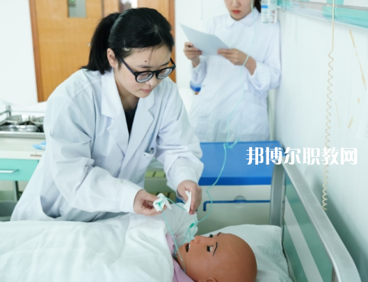 常州衛(wèi)生高等職業(yè)技術(shù)學校2022年報名條件、招生要求、招生對象