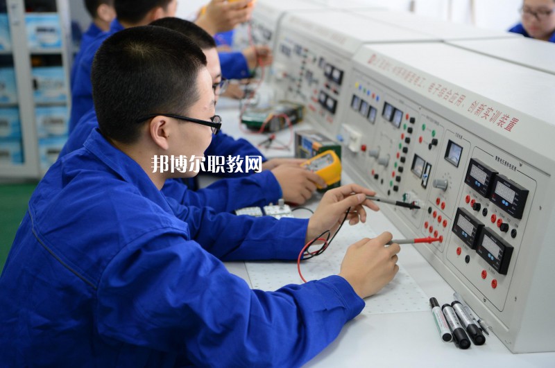 唐山建筑工程學(xué)校2022年報名條件、招生要求、招生對象