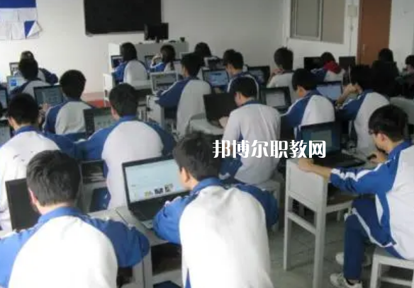 汕頭中博職業(yè)技術(shù)學(xué)校地址在哪里