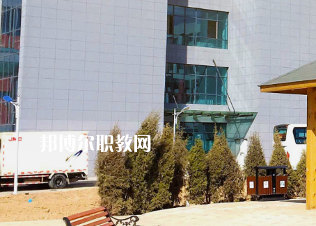 蘭州鐵路機械學校2022年招生辦聯(lián)系電話