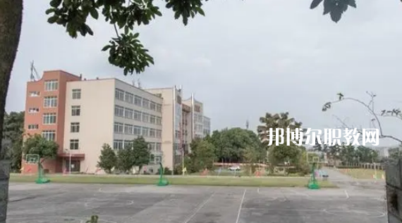 瀘州交通技工學(xué)校2022年報名條件、招生要求、招生對象