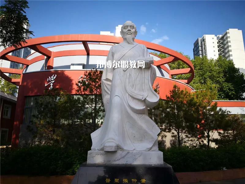 天水衛(wèi)生學(xué)校2022年報(bào)名條件、招生要求、招生對(duì)象