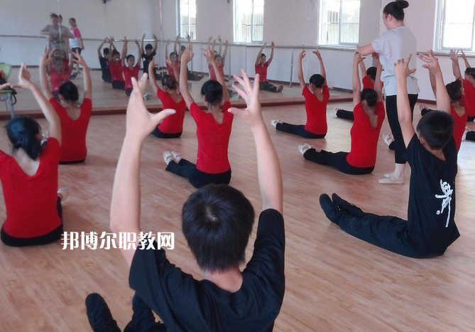 南寧民族歌舞藝術(shù)職業(yè)技術(shù)學(xué)校2022年學(xué)費、收費多少