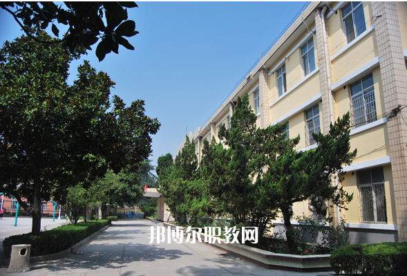 涼山勞動職業(yè)技術(shù)學(xué)校網(wǎng)站網(wǎng)址