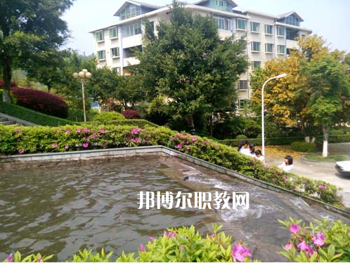 龍陵縣職業(yè)高級中學(xué)2022年有哪些專業(yè)