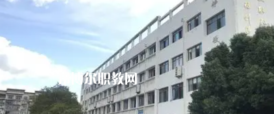 遂寧應(yīng)用高級技工學(xué)校2022年學(xué)費，收費多少