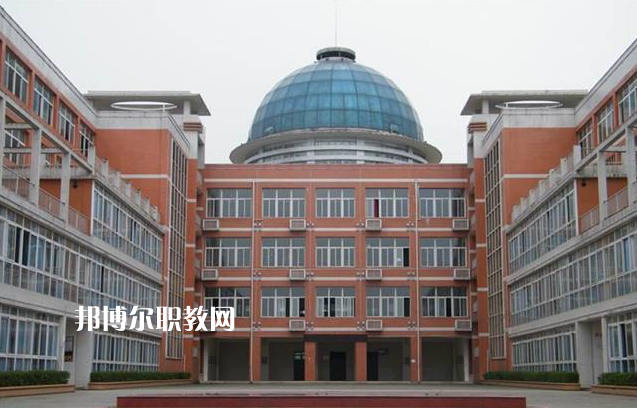 重慶大足職業(yè)教育中心2022年報名條件、招生要求、招生對象