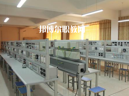 保定工程技術(shù)學(xué)校2022年報(bào)名條件、招生要求、招生對(duì)象