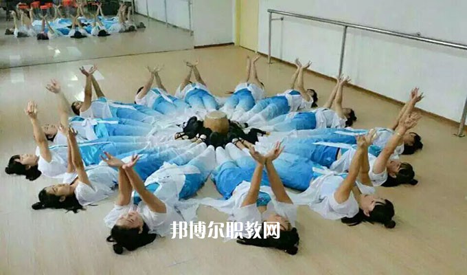 涿鹿縣職業(yè)技術教育中心2022年報名條件、招生要求、招生對象