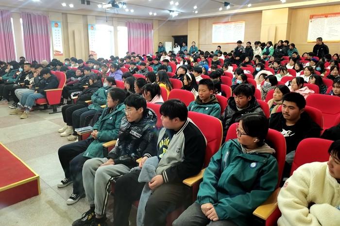 皖西經(jīng)濟(jì)技術(shù)學(xué)校2022年報(bào)名條件、招生要求、招生對(duì)象