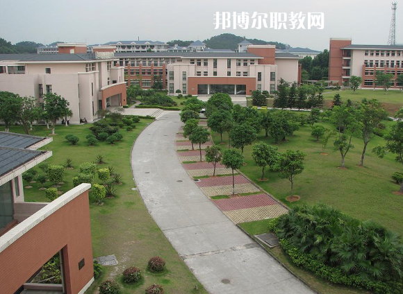 富寧縣民族職業(yè)高級(jí)中學(xué)2022年報(bào)名條件、招生要求、招生對(duì)象