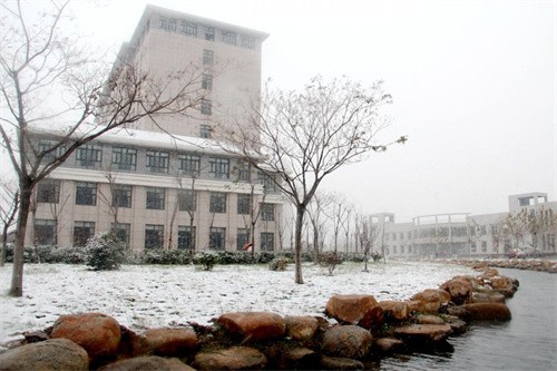 江蘇省連云港工貿(mào)高等職業(yè)技術(shù)學(xué)校2022年報(bào)名條件、招生要求、招生對(duì)象