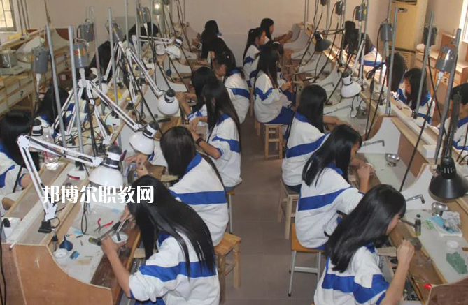 東莞實(shí)驗(yàn)技工學(xué)校2022年報(bào)名條件、招生要求、招生對(duì)象