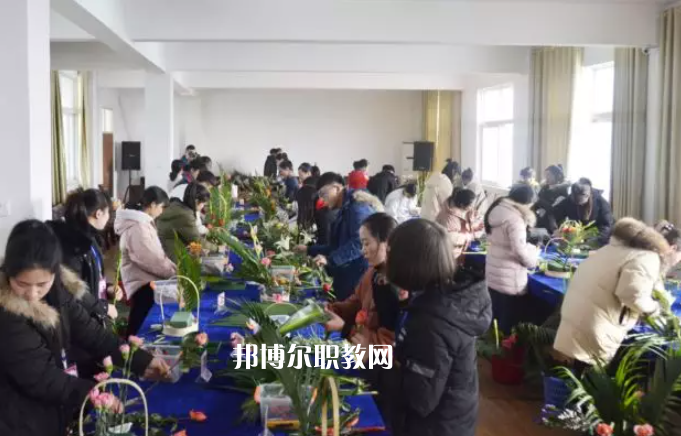 安徽省阜陽(yáng)農(nóng)業(yè)學(xué)校2022年報(bào)名條件、招生要求、招生對(duì)象