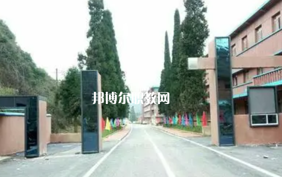 貴州現(xiàn)代經(jīng)濟(jì)學(xué)校2022年學(xué)費(fèi)、收費(fèi)多少