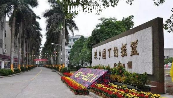 欽州合浦師范學(xué)校2022年報(bào)名條件、招生要求、招生對(duì)象