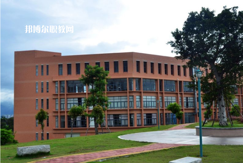 重慶渝中高級職業(yè)學(xué)校2022年報名條件、招生要求、招生對象