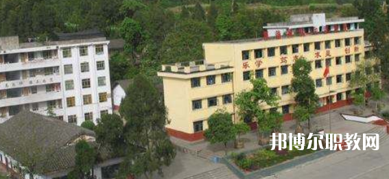 雙柏縣職業(yè)高級中學2022年報名條件、招生要求、招生對象