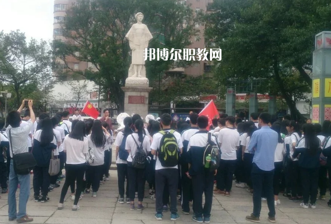 佛山工會職業(yè)技術學校2022年招生辦聯系電話