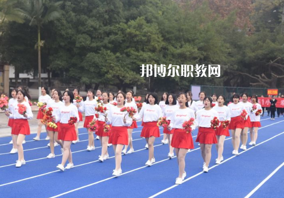 內(nèi)江鐵路機(jī)械學(xué)校怎么樣、好不好