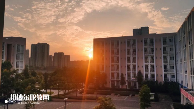 眉山信息工程中等職業(yè)技術(shù)學(xué)校2022年報名條件、招生要求、招生對象